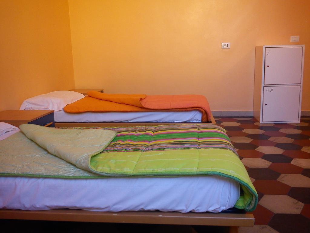 Youth Meeting Home Florence Room photo